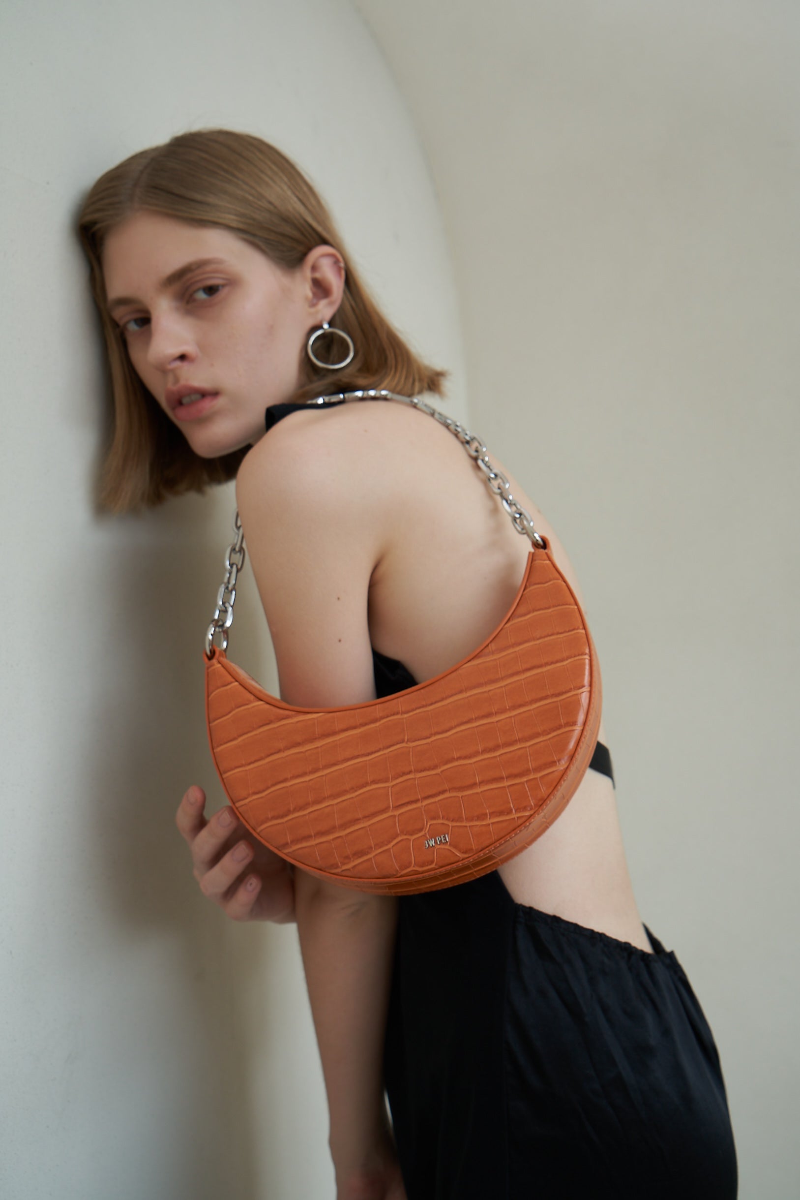 Carly Medium Shoulder Bag - Orange
